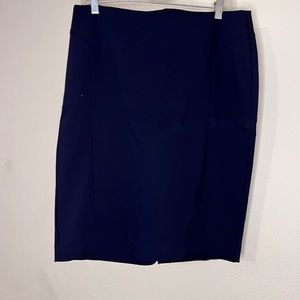 Apt 9 size 12 navy blue pencil skirt. Barely worn